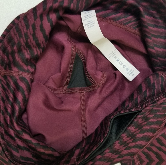 Lululemon Wunder Under Crop - Picture 10 of 12